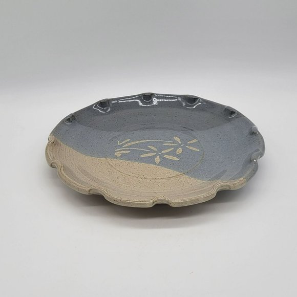 Eagle Pottery Plate Signed Sherri McNeil 1992 Blue Beige Floral - Picture 12 of 15